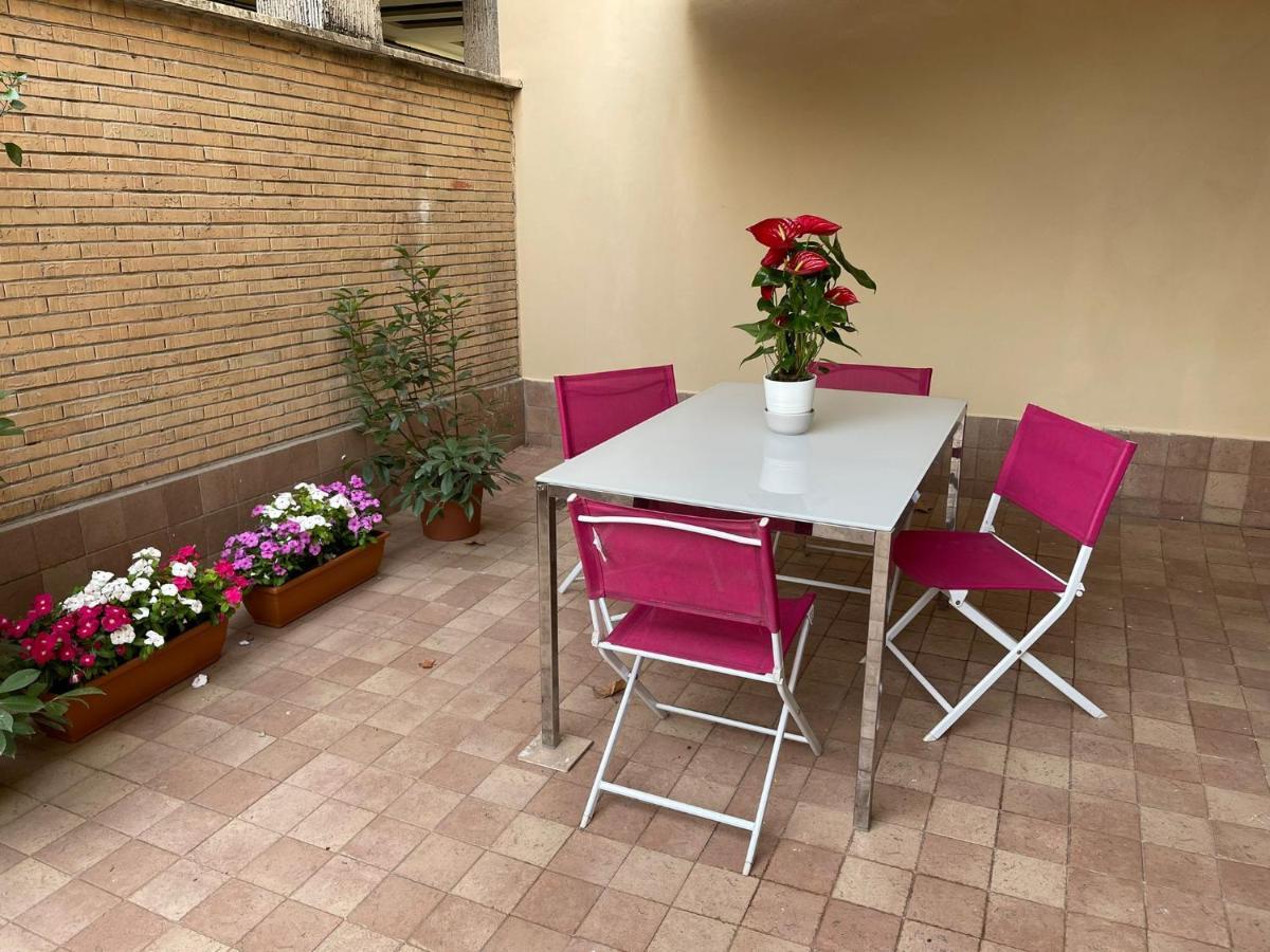 Flowers In Roma Exterior foto